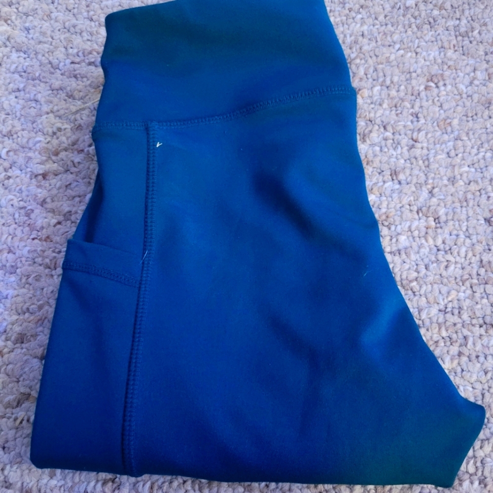Fit kicks leggings size small, color teal